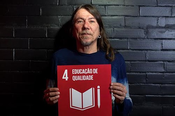 Lenine promovendo uma das metas globais da ONU