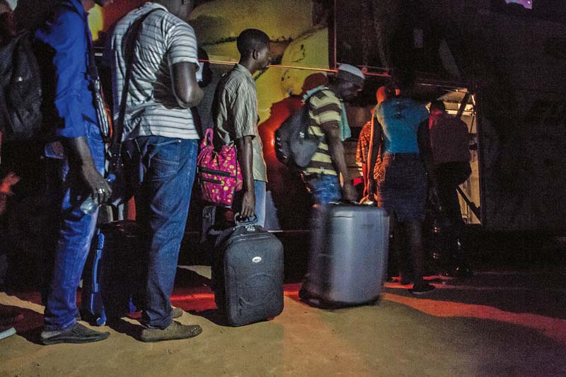 Em meio a condições degradantes, o Acre é a porta de entrada para haitianos e senegaleses que buscam um lugar seguro para recomeçar