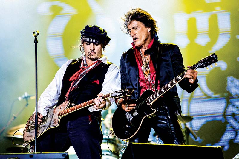 Johnny Depp e Joe Perry com o Hollywood Vampires, no Rock in Rio