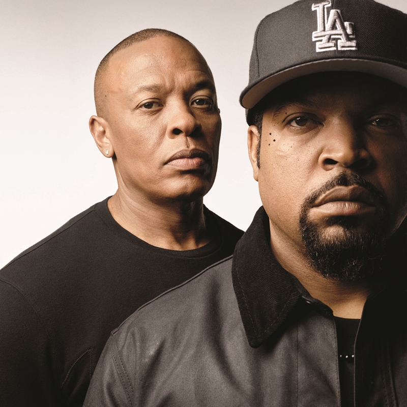 Os detalhes da ascensão profética e caótica do N.W.A, o grupo de rap mais perigoso do mundo