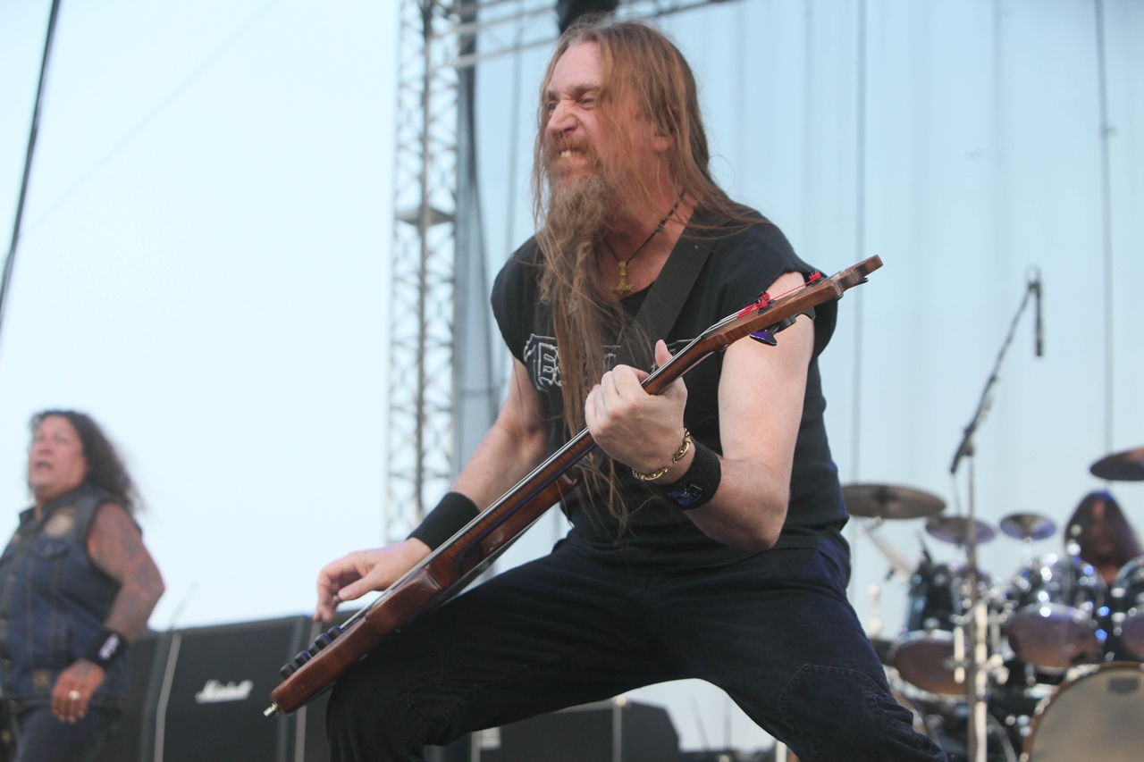 A banda norte-americana de thrash metal Testament durante show em 2015