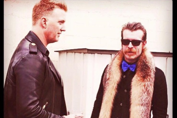 Josh Homme e Jesse Hughes, do Eagles of Death Metal