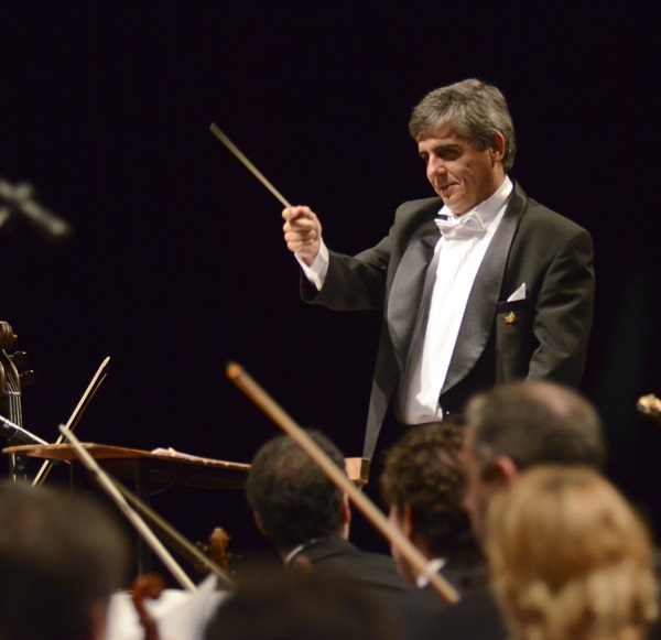 O maestro Fábio Prado, da Orquestra Jazz Sinfônica