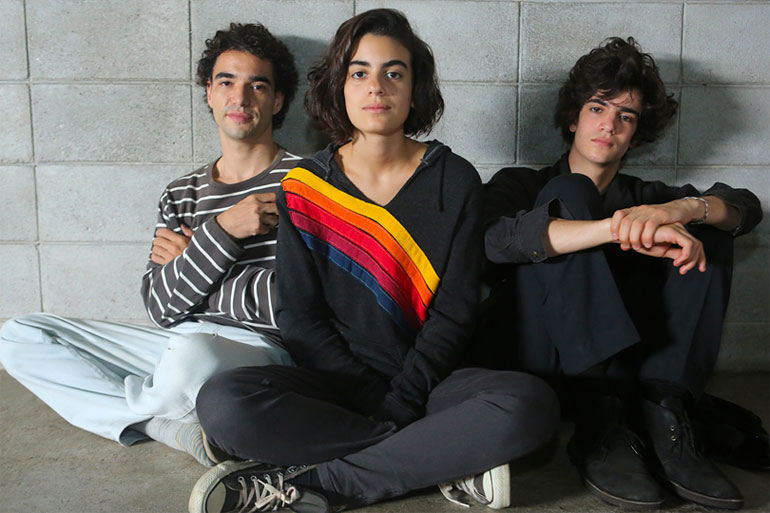 Cena do filme Califórnia, de Marina Person.