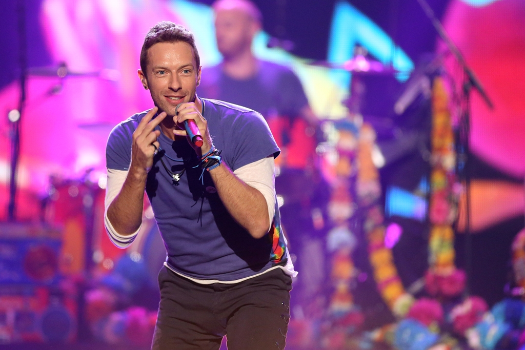 Chris Martin à frente do Coldplay em apresentação da banda em novembro de 2015