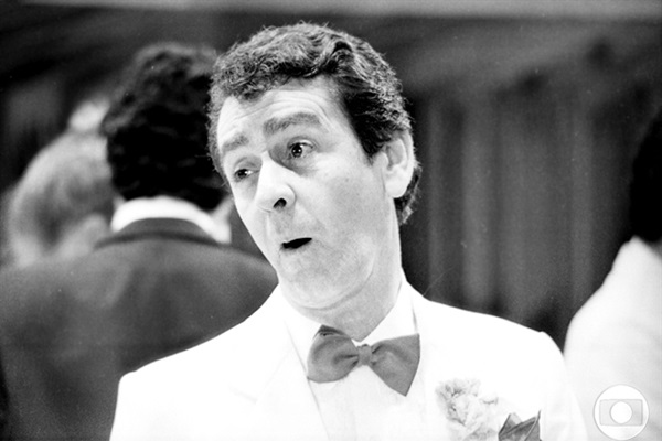 Comediante Ulisver João Baptista Linhares, o Tutuca, no progama Humor Livre