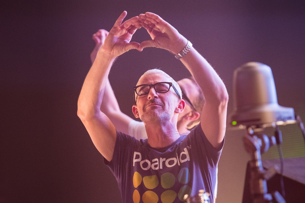 Tony McGuinness, um dos integrantes do trio britânico de música eletrônica Above & Beyond