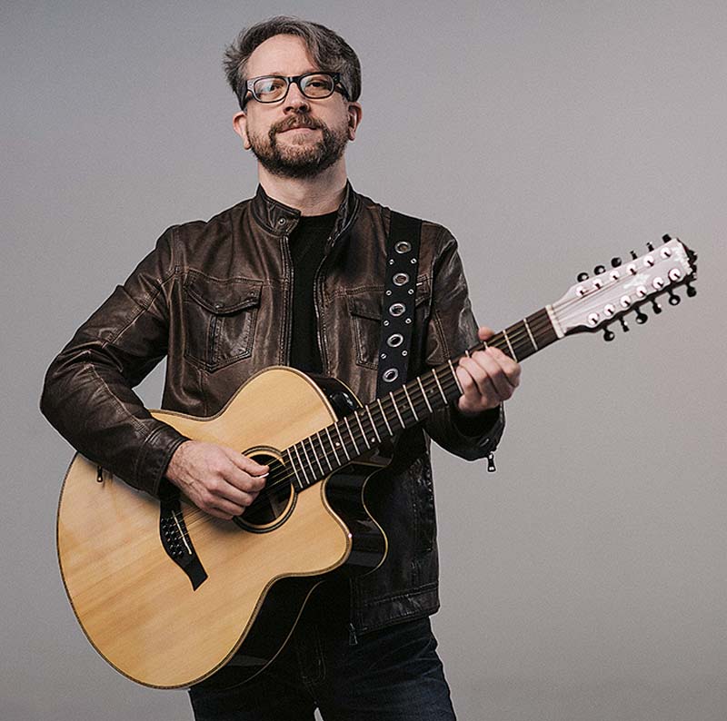 Thedy Corrêa, 30 anos de estrada e projetos plurais