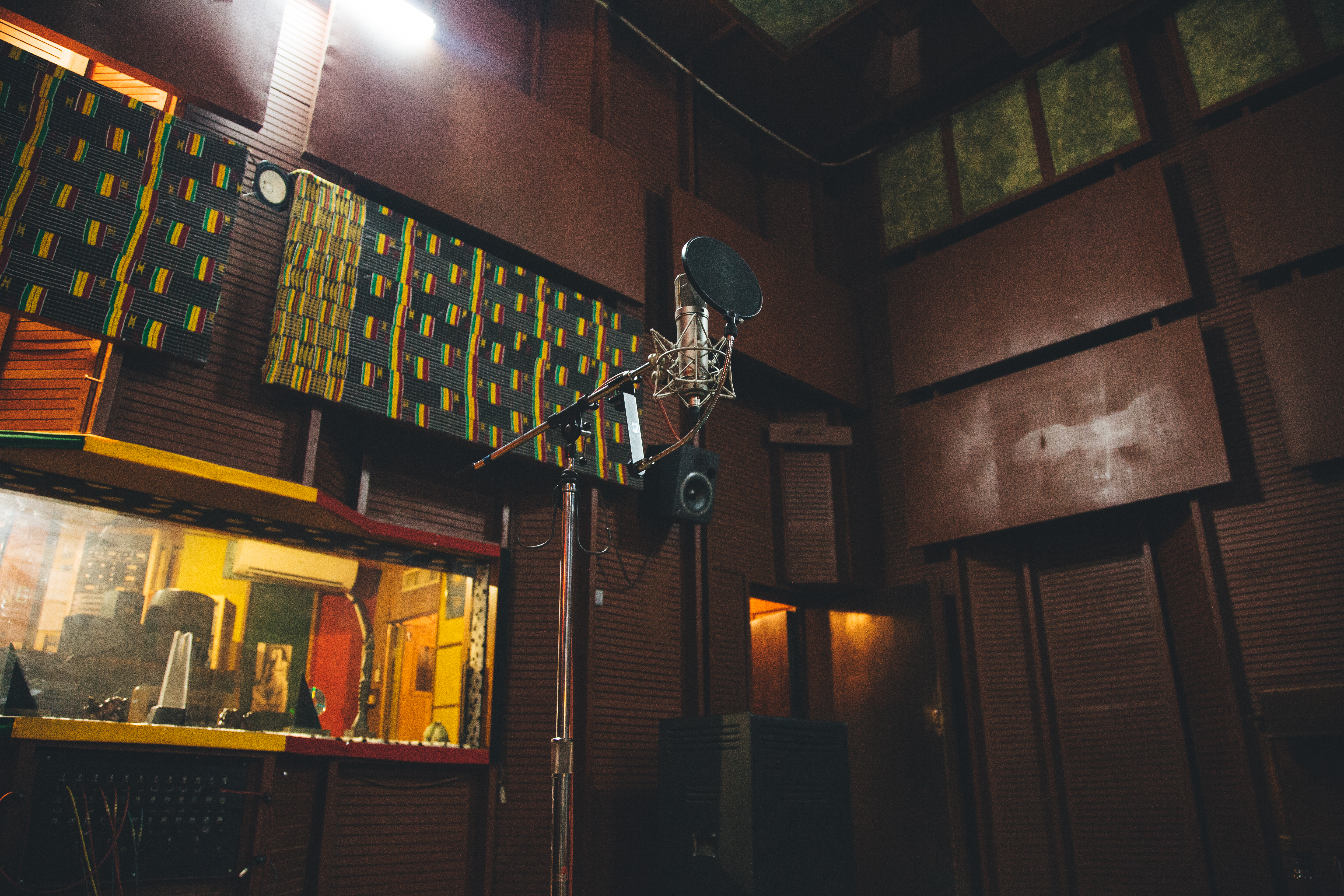 Converse - Estúdios - Tuff Gong