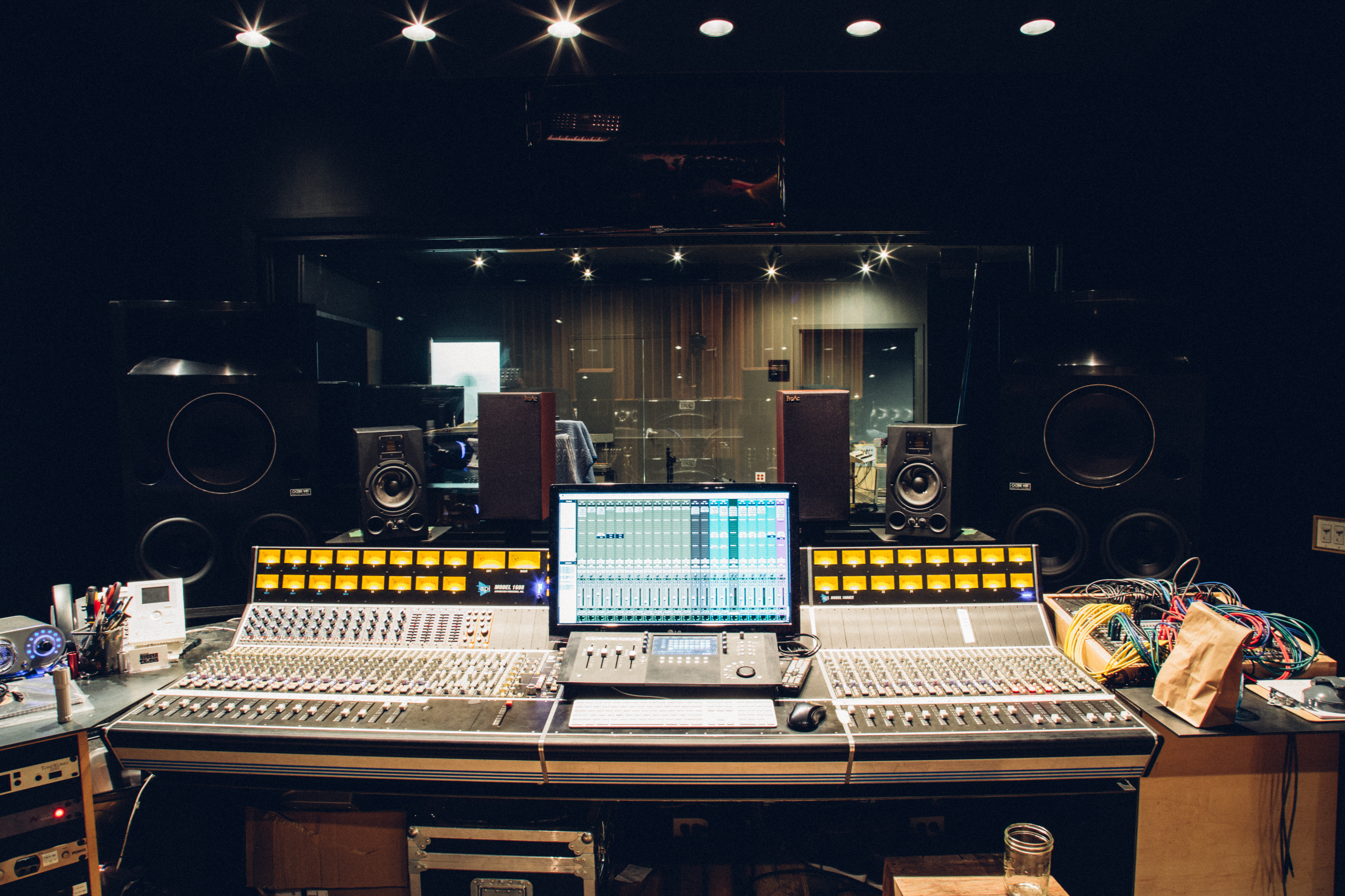 Converse - Estúdios - Converse Rubber Tracks Studios