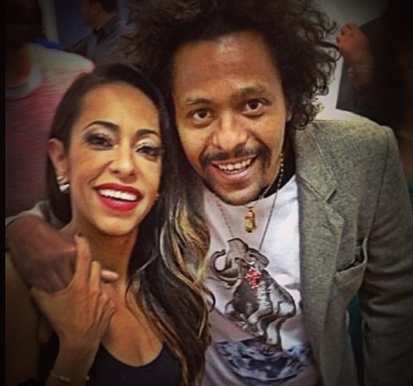 Samantha Schmütz e Black Alien