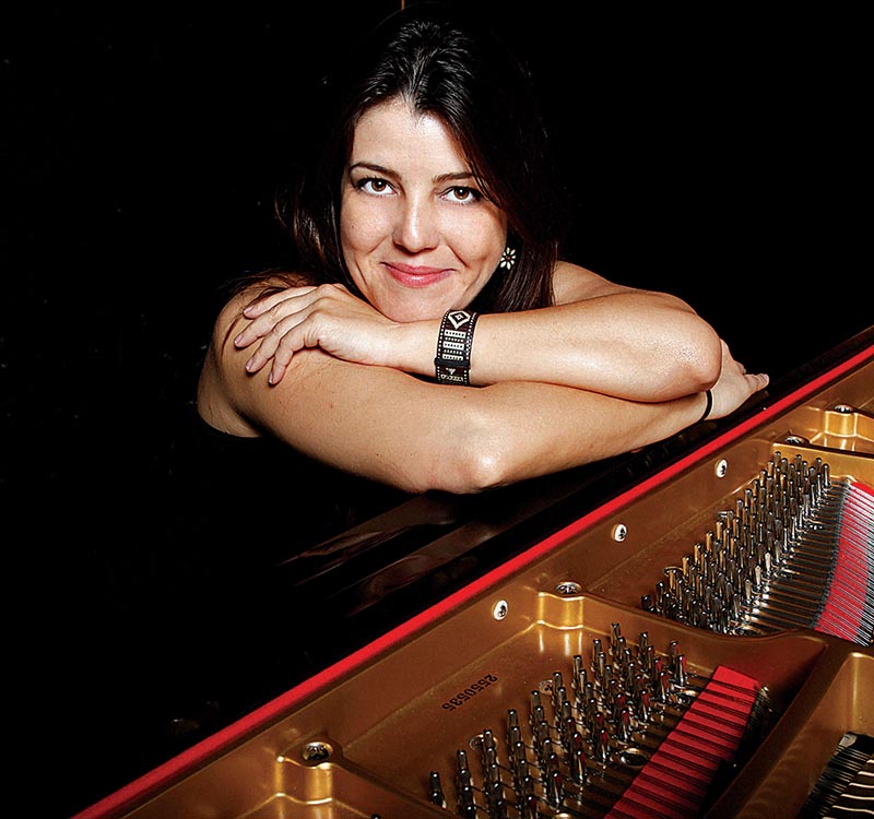 Catina agora quer tocar para os brasileiros