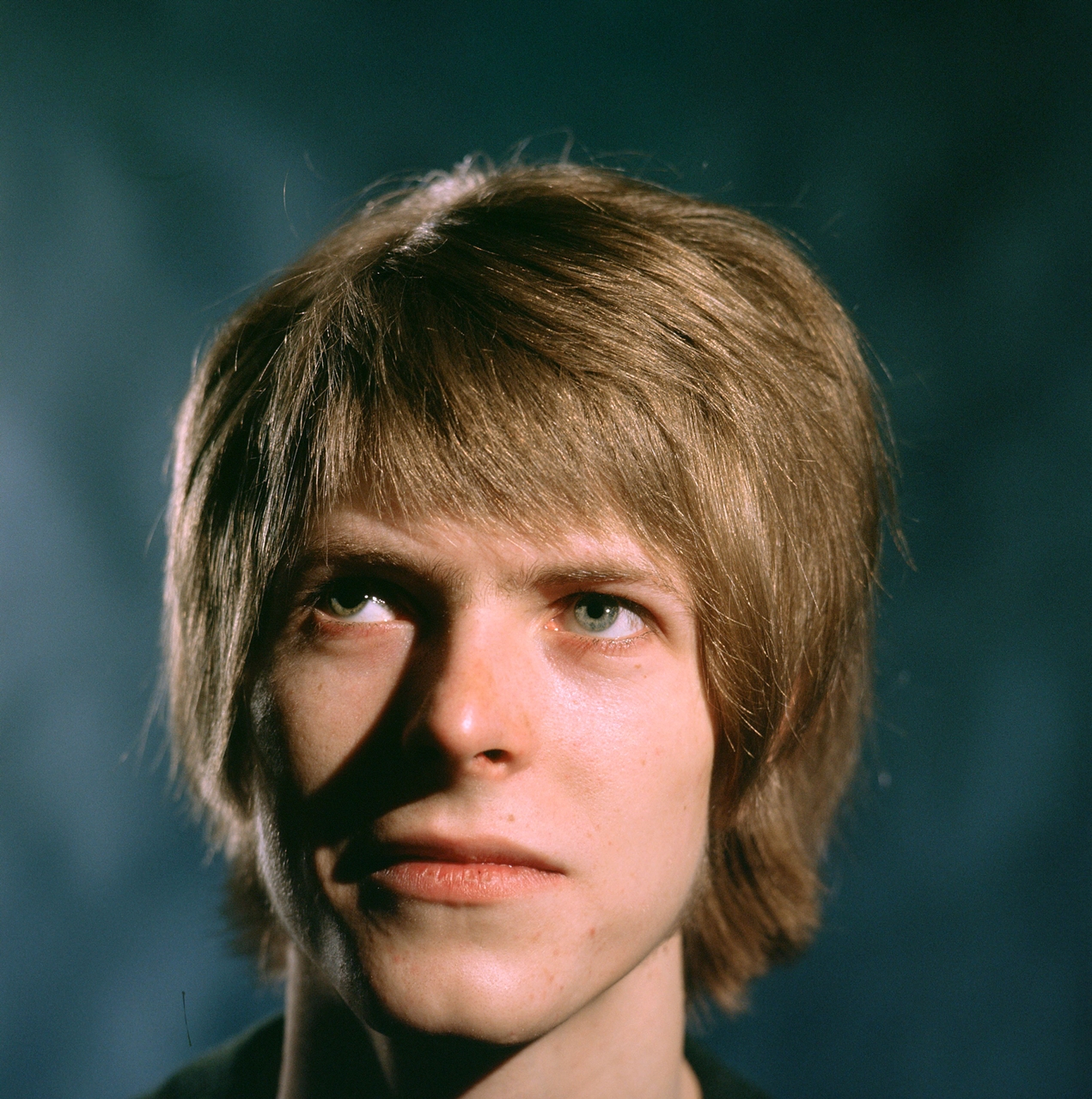 David Robert Jones – o David Bowie – aos 18 anos de idade, em foto tirada no dia 15 de junho de 1965.