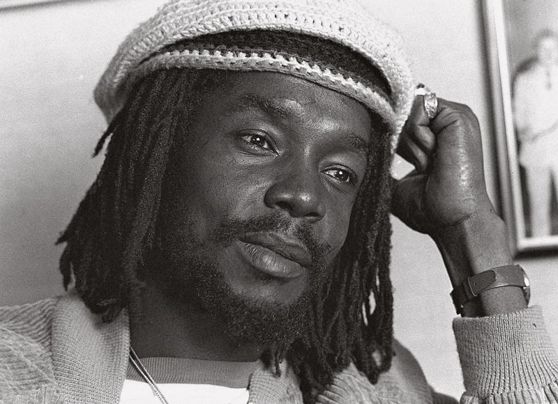 ÍCONE DO RITMO    Peter Tosh se manteve criativo na carreira solo.