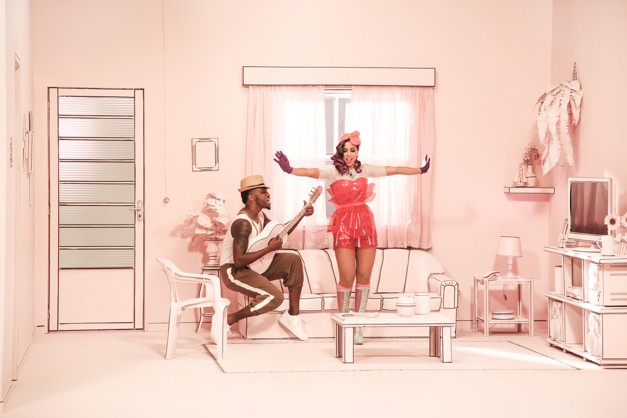 Cena do vídeo “Essa Mina É Louca”, de Anitta, que tem participação de Jhama e atuação de Isis Valverde