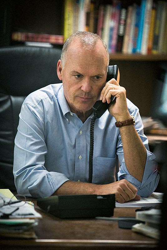 Keaton atrás dos fatos.