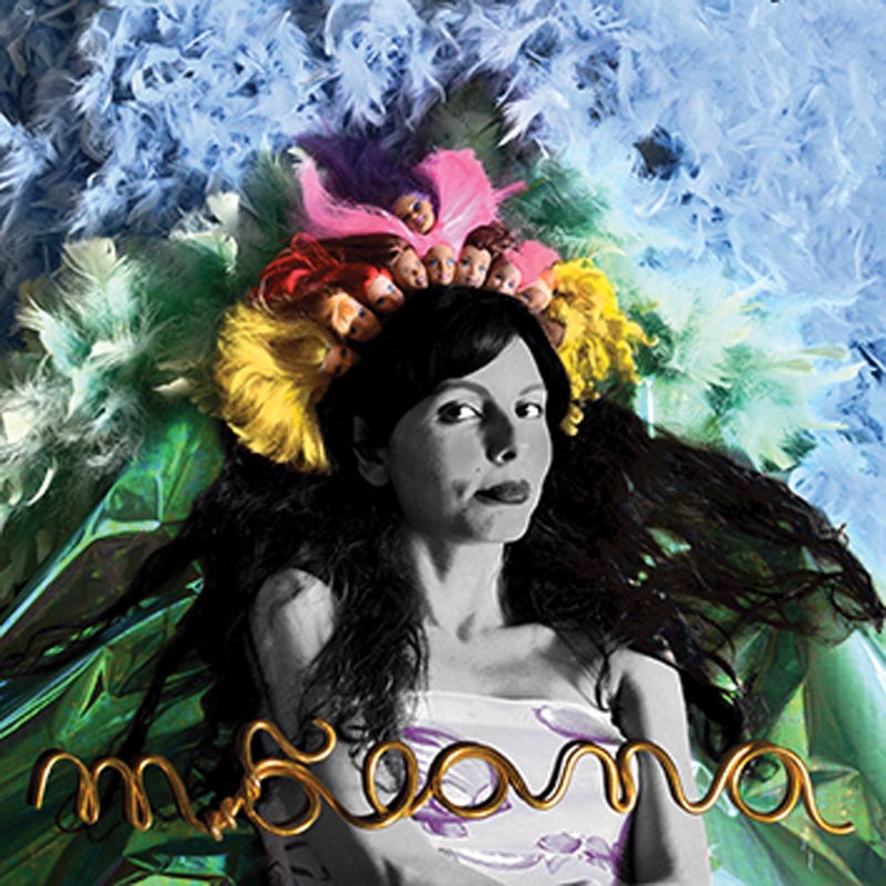 Vocalistado Tono mostra bom resultado em disco tropicalista.