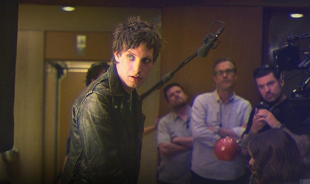 James Jagger, filho de Mick Jagger, em cena de Vinyl