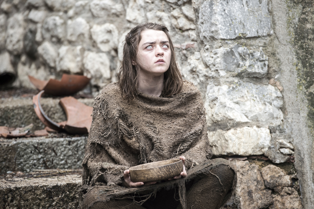 A personagem Arya Stark (Maisie Williams) em imagem da sexta temporada de Game of Thrones