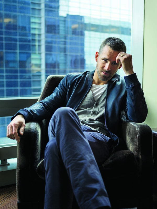 Harmonioso    Reynolds tem um senso equilibrado a respeito de si próprio.