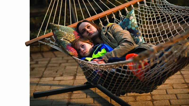 Com enredo experimental, drama baseado em livro joga com sensações e percepções.