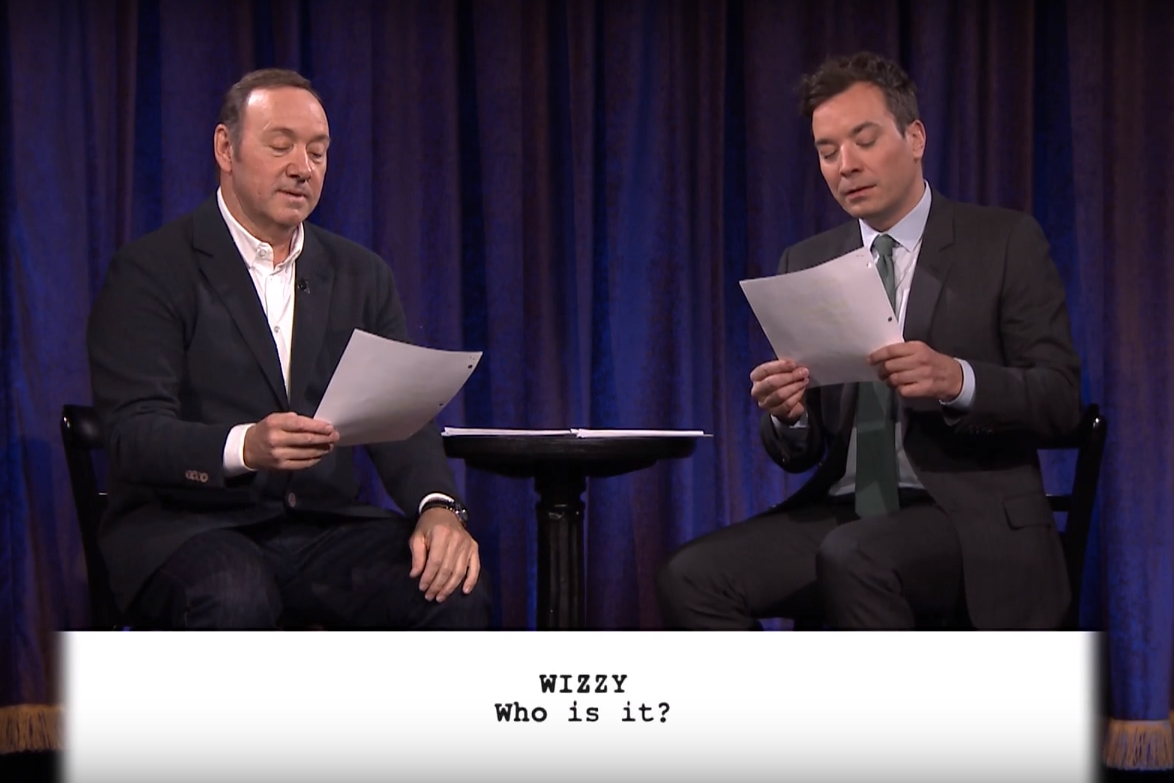 Kevin Spacey e Jimmy Fallon em quadro do programa Tonight Show