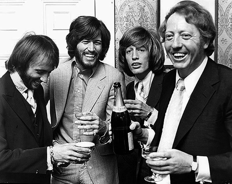 Stigwood e os Bee Gees em 1971.