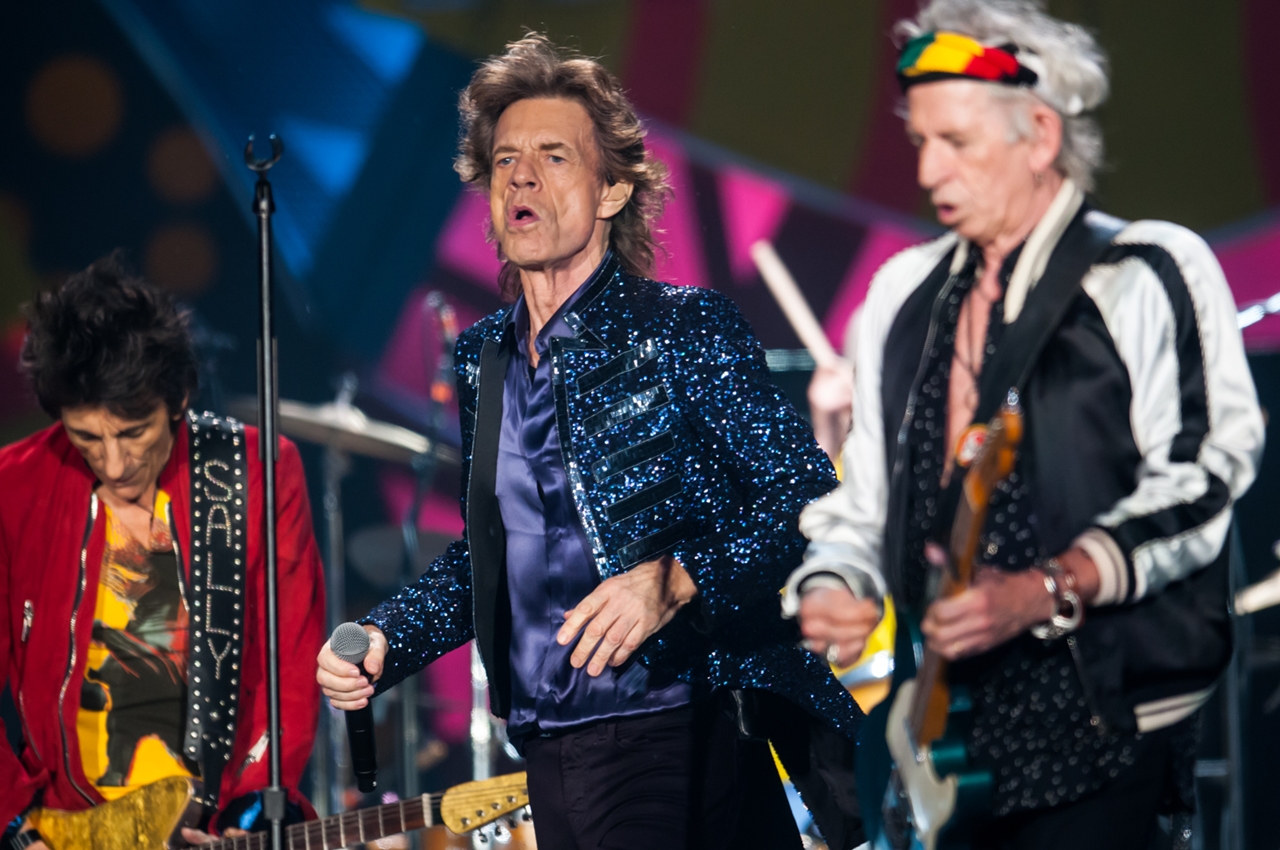 Mick Jagger à frente dos Rolling Stones durante show no estádio Beira Rio, em Porto Alegre, em 2016