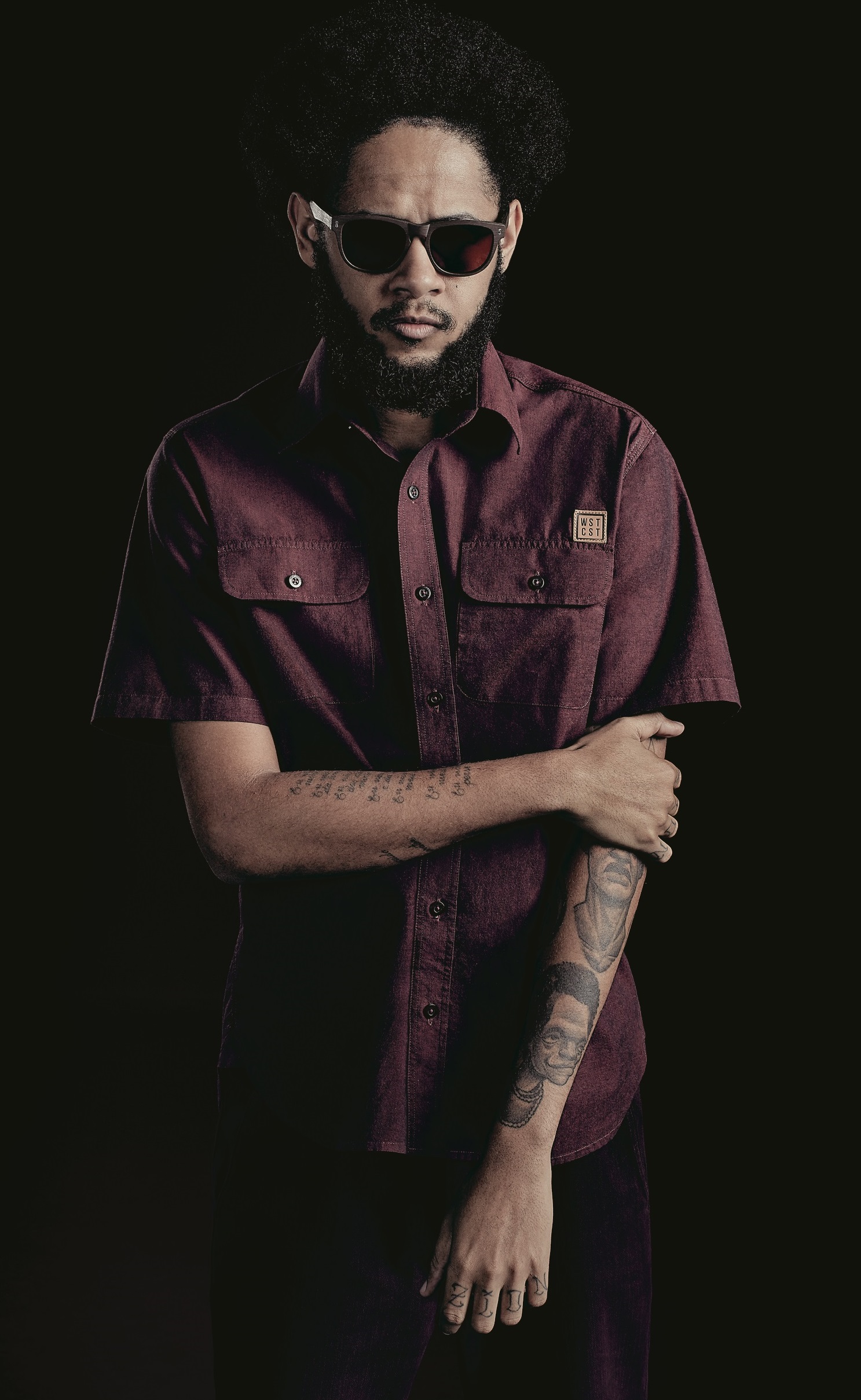 O rapper Emicida é o novo rosto da campanha Inverno 2016 da marca West Coast.