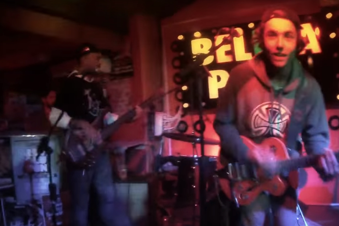 Cena do clipe de "Rose", do Future Calls