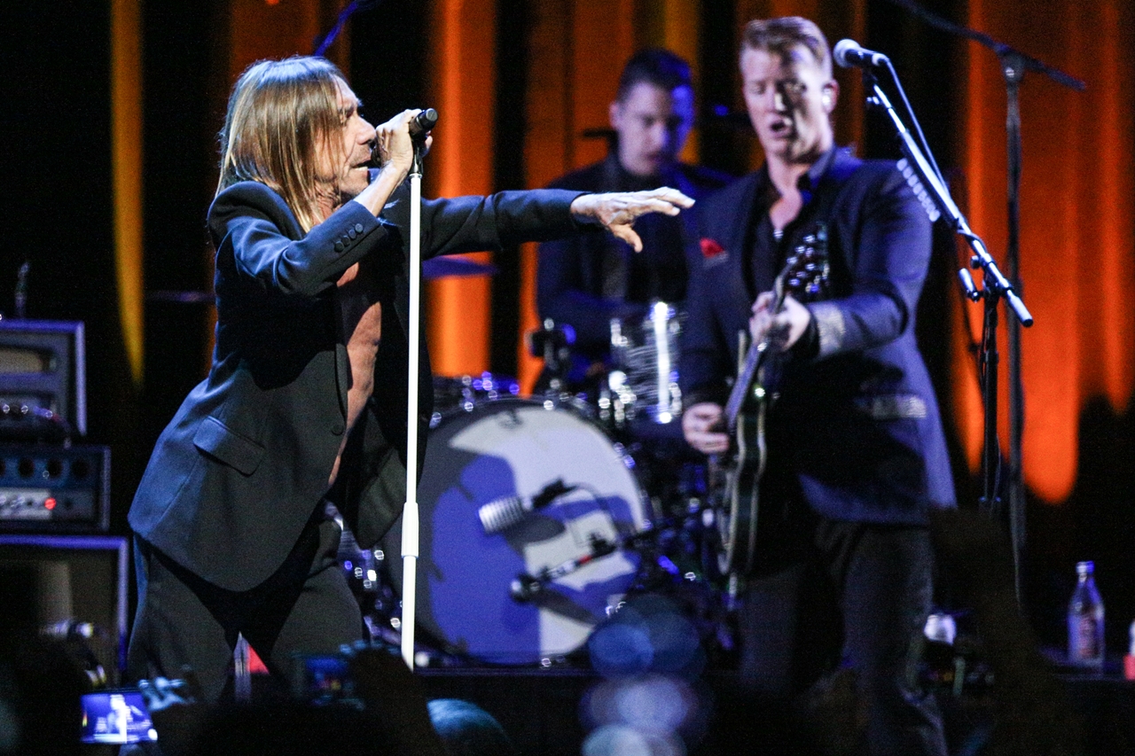 Iggy Pop e Josh Homme durante show em Austin, Texas, pela turnê do disco em parceria Post Pop Depression