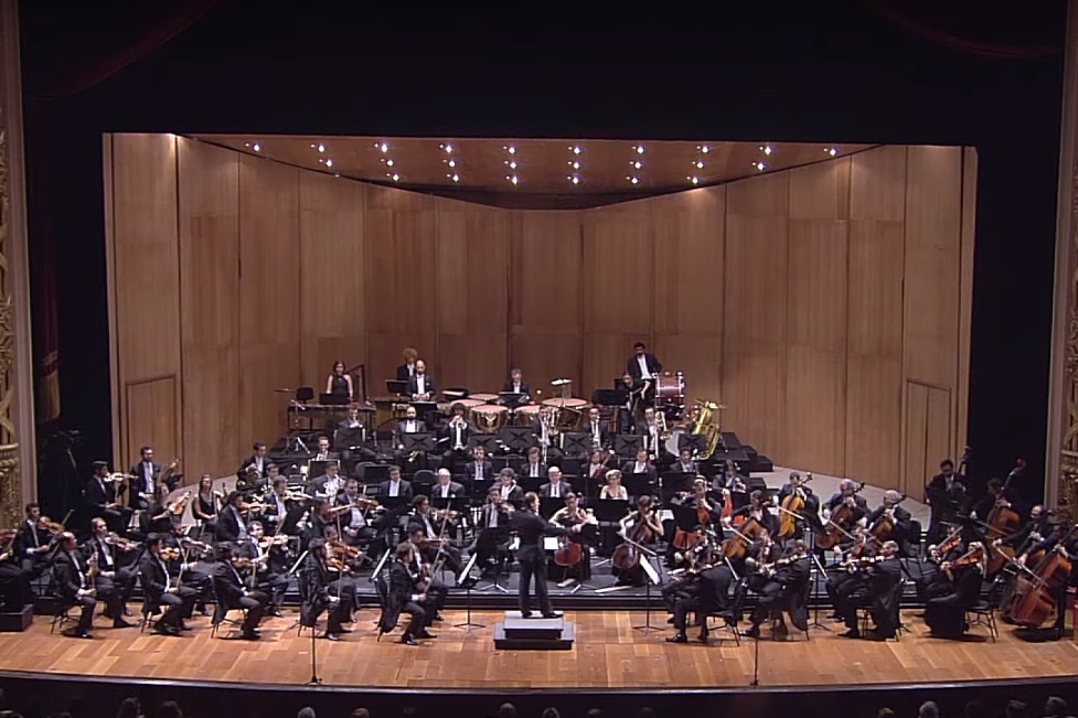 O programa educacional "Orquestra em Movimento" promete beneficiar cerca de duas mil crianças da rede pública e de escolas privadas do Rio de Janeiro.