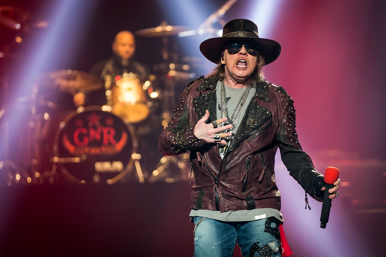 Axl Rose à frente do Guns N' Roses em show de 2014