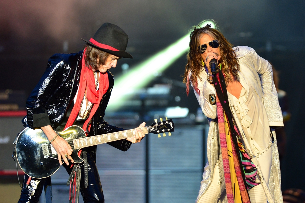 Joe Perry e Steven Tyler durante show do Aerosmith no Download Festival de 2014