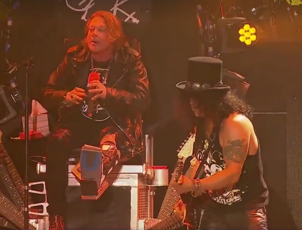 Axl Rose e Slash durante show de reunião do Guns N' Roses no Coachella