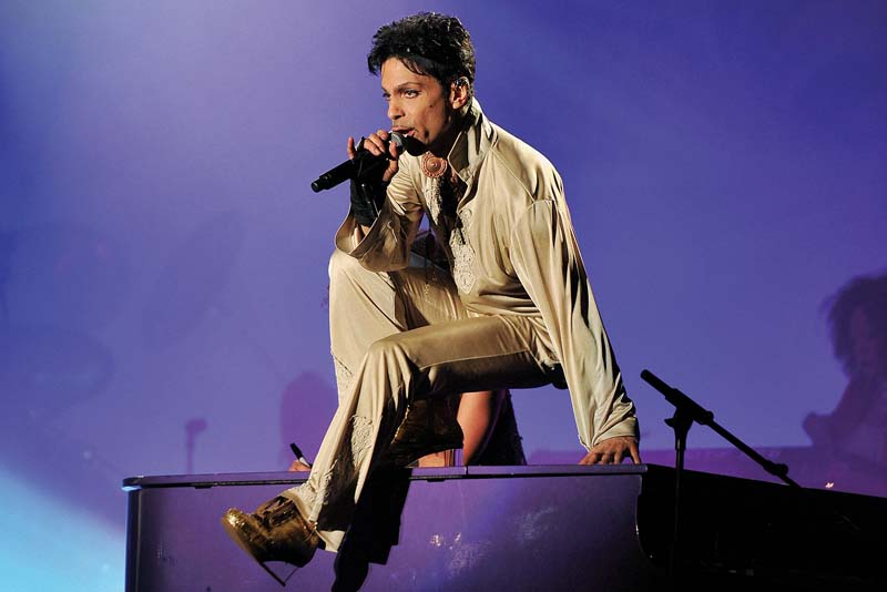 Em 2011, escolhendo ser chamado de TAFKAP – The Artist Formely Known as Prince –, em cima do piano em show no Hop Farm Festival, depois de ter tocado o instrumento