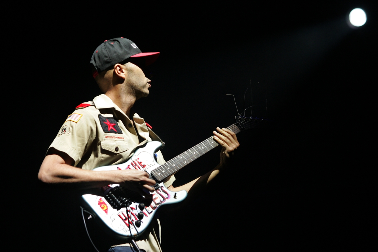 Tom Morello durante show do Rage Against the Machine no festival norte-americano Coachella de 2007