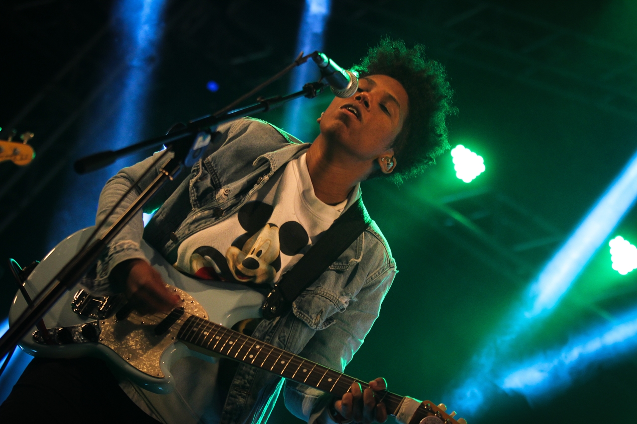 A carioca Mahmundi no Vento Festival 2016.