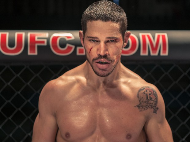 José Loreto como José Aldo