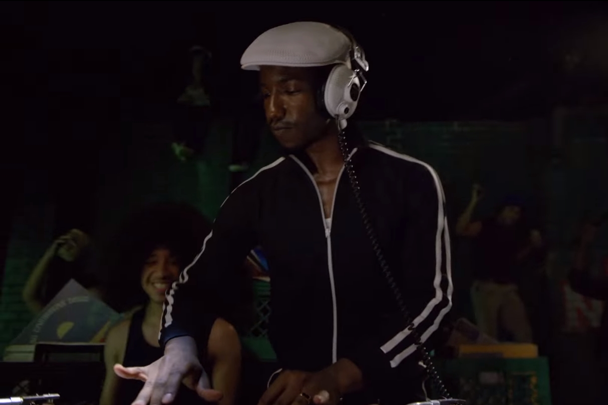 Cena de teaser da série The Get Down, da Netflix, sobre as origens do hip-hop