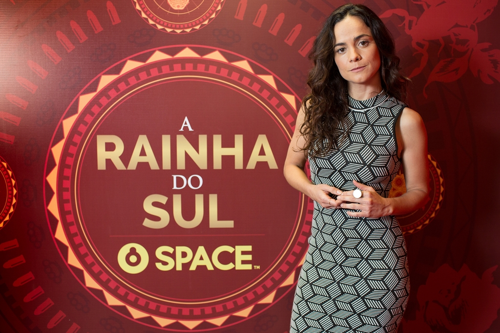 A atriz Alice Braga