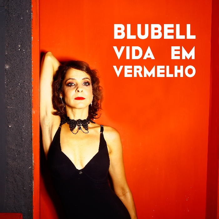 Capa do single “Vida em Vermelho”, da cantora Blubell