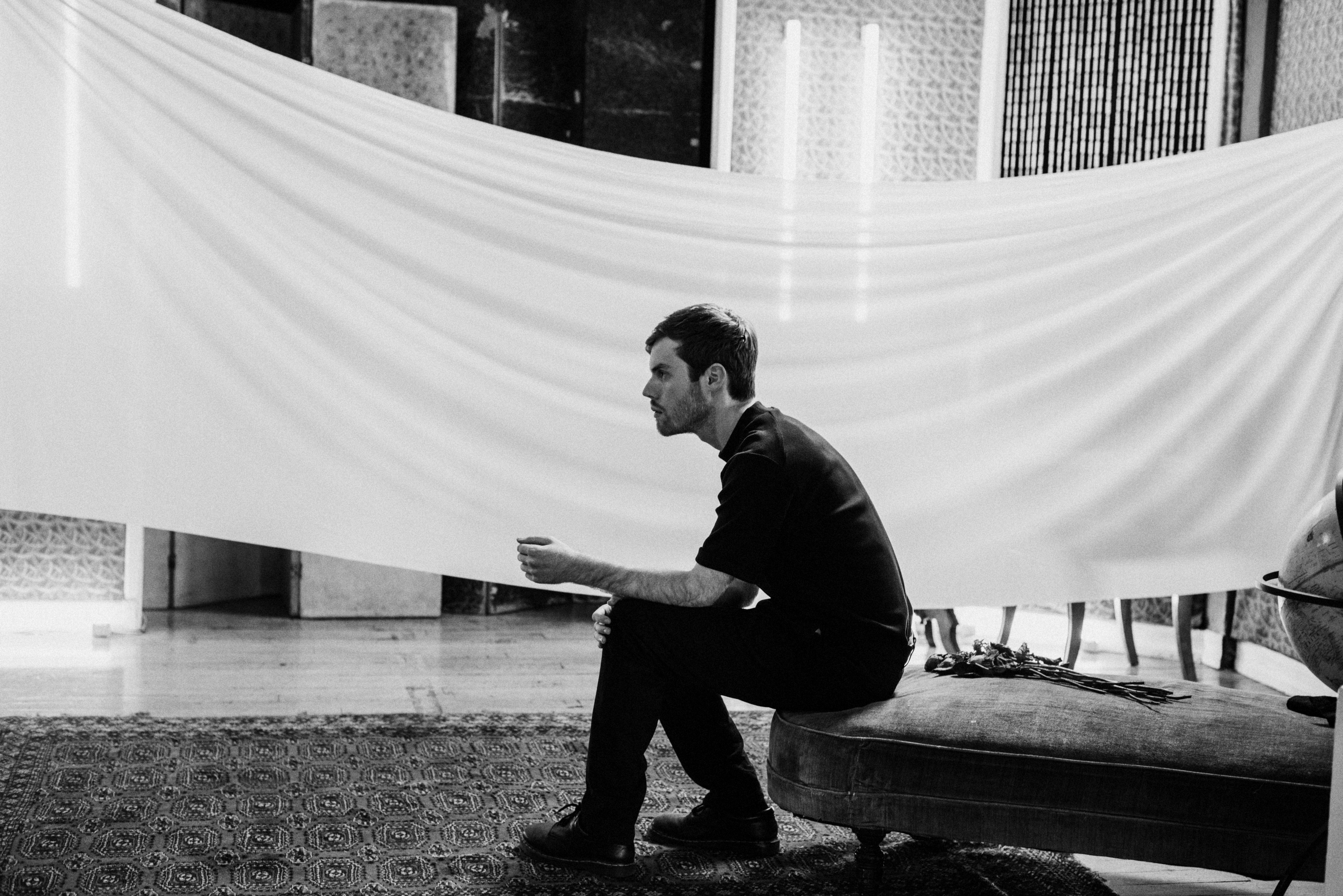 “Eu gosto de ter novas experiências com cada álbum, de me colocar nessas posições que me desafiam e me tiram da minha pequena ‘bolha’ de alguma forma”, declara Tatum