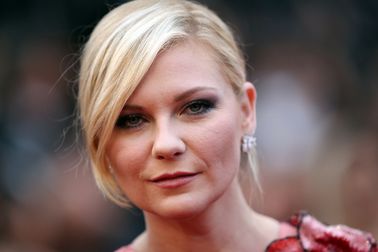 A atriz Kirsten Dunst no tapete vermelho do festival de Cannes