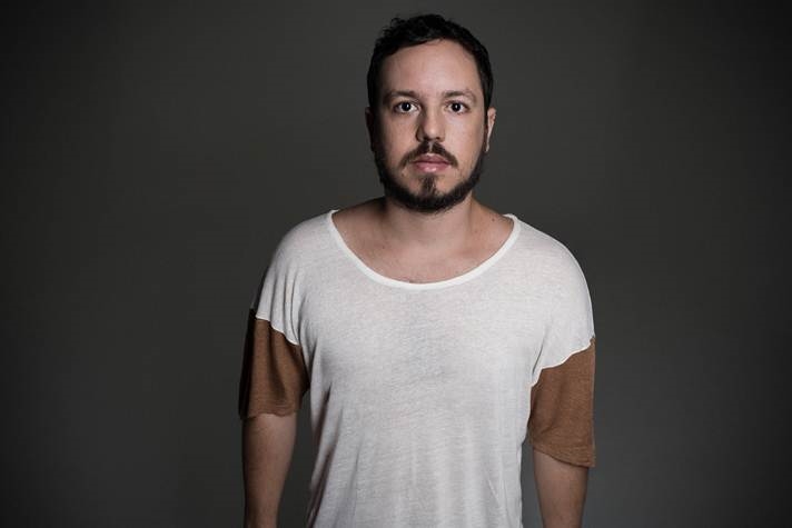 O músico pernambucano Filipe Barros, que assina como Barro na carreira solo