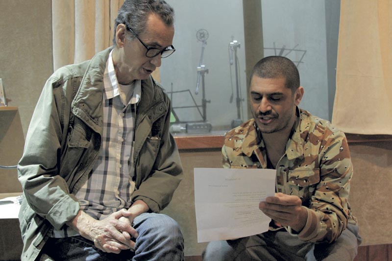 Verocai e Criolo repassam uma canção