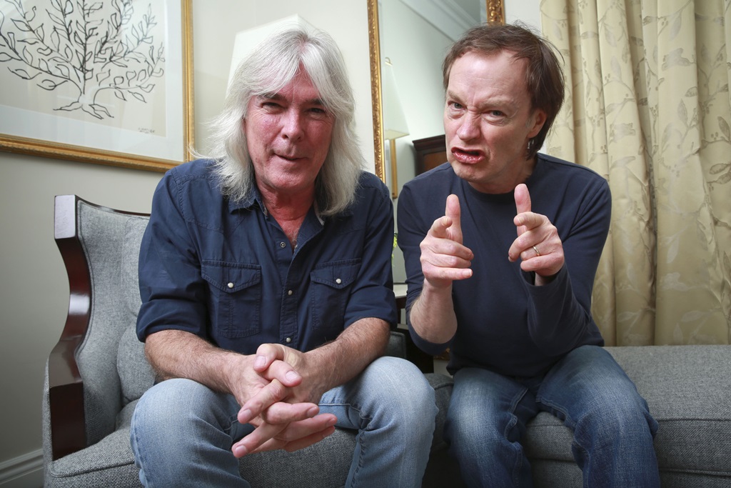 Com Axl no vocal, sem Malcolm Young e perdendo Cliff Williams, Angus Young mantém o AC/DC de pé