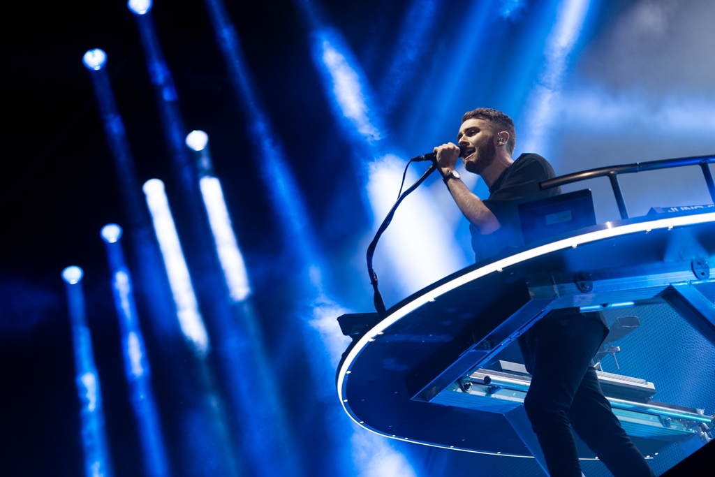 Howard Lawrence, do Disclosure, durante show do grupo no festival britânico Reading de 2016