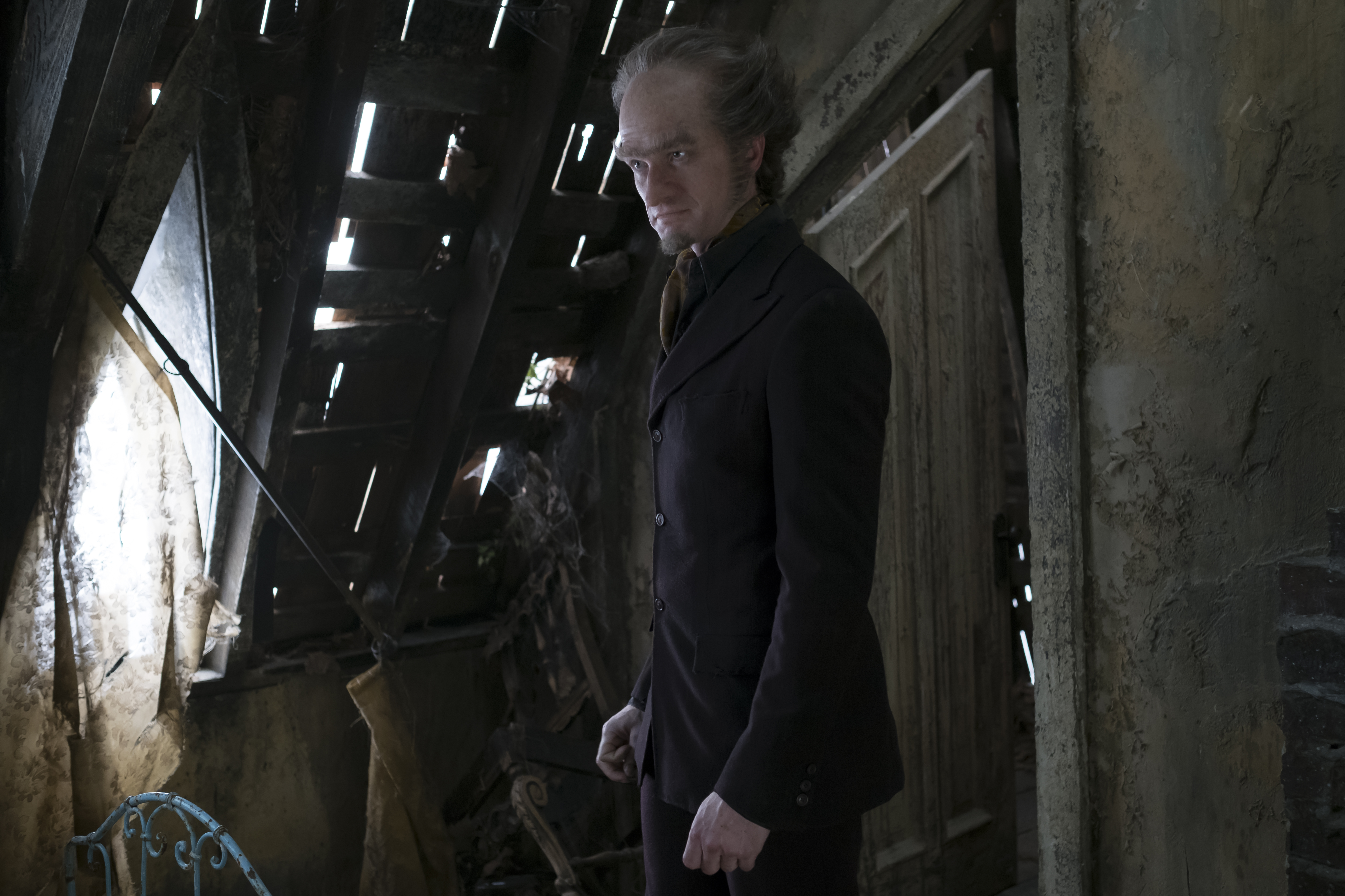 Neil Patrick Harris como Conde Olaf em Desventuras em Série, produção da Netflix