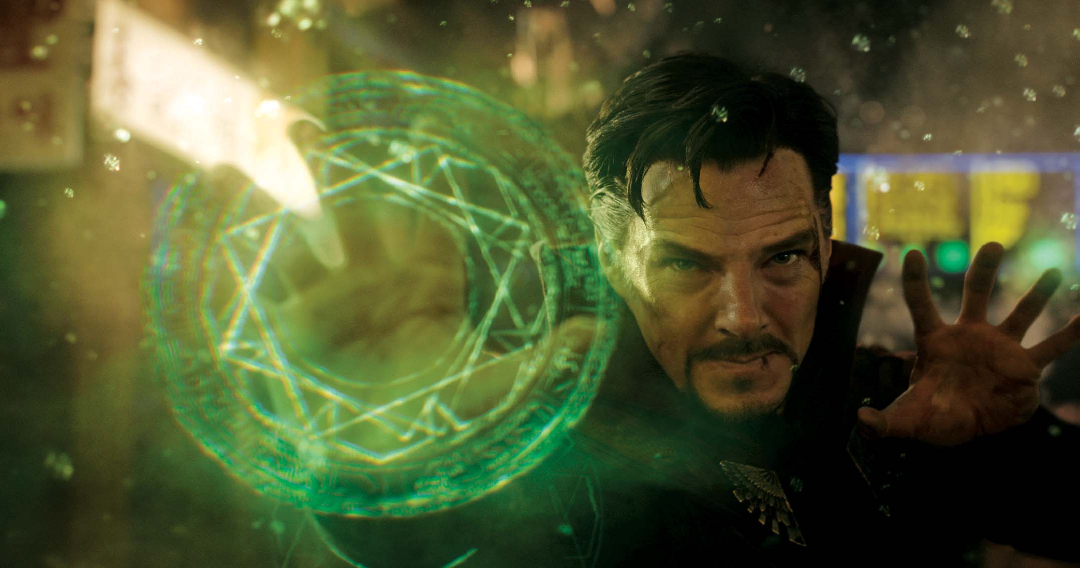 Cumberbatch é o mestre dos truques em Doutor Estranho